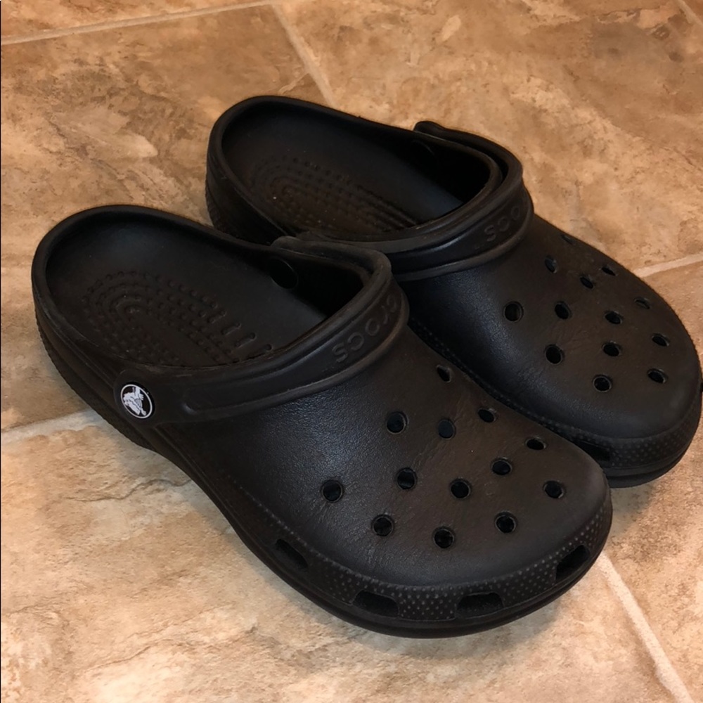 Black crocs